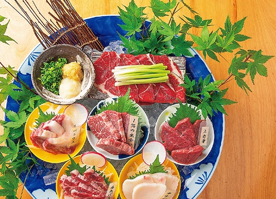 熊本名物の贅沢馬刺し盛合せ